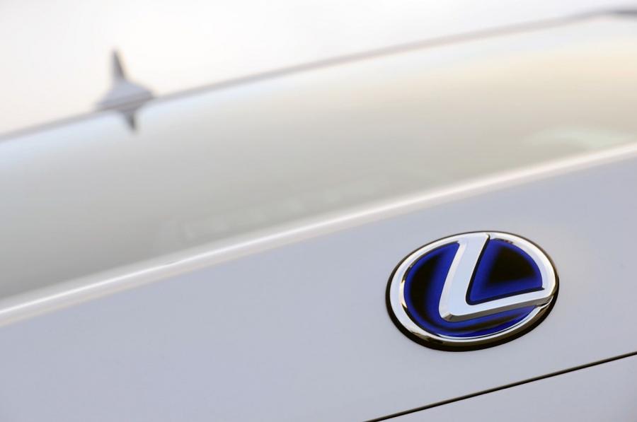  Lexus HS250h 2009 года  (фото 2 из 273)